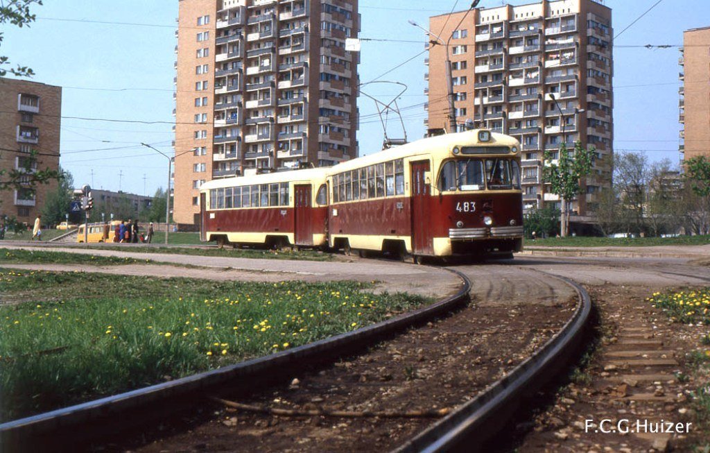 ДС "Зеленый луг" 17 мая 1987 года. На фото трамвай РВЗ-6М2